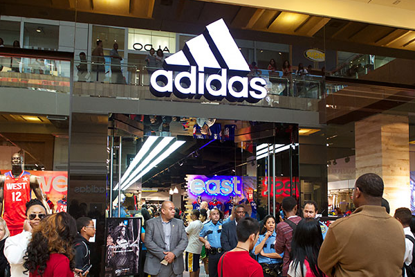 lineal mezcla profundamente Adidas Argentina inaugura su nueva tienda en el Shopping Alto Palermo –  Info Deportes